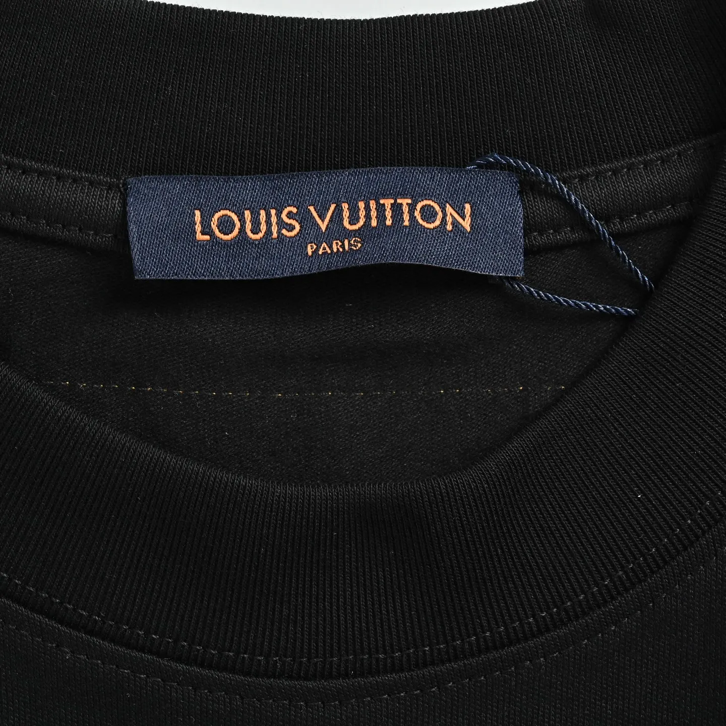 Louis Vuitton/Louis Vuitton three-flower large patch embroidered round neck short sleeves on the back